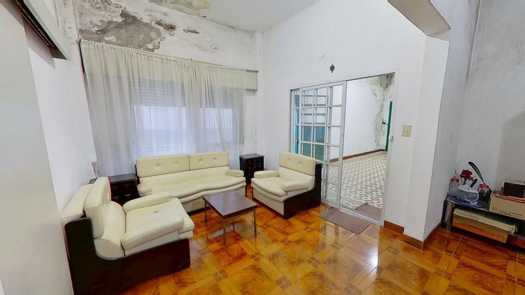 VENTA CASA 4 AMB c/LOCAL y GARAGE en LANUS