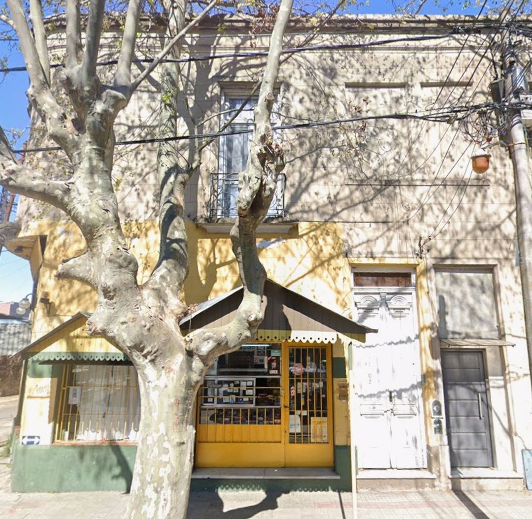 VENTA PH  con  LOCAL, 3 AMB BERNAL por escalera