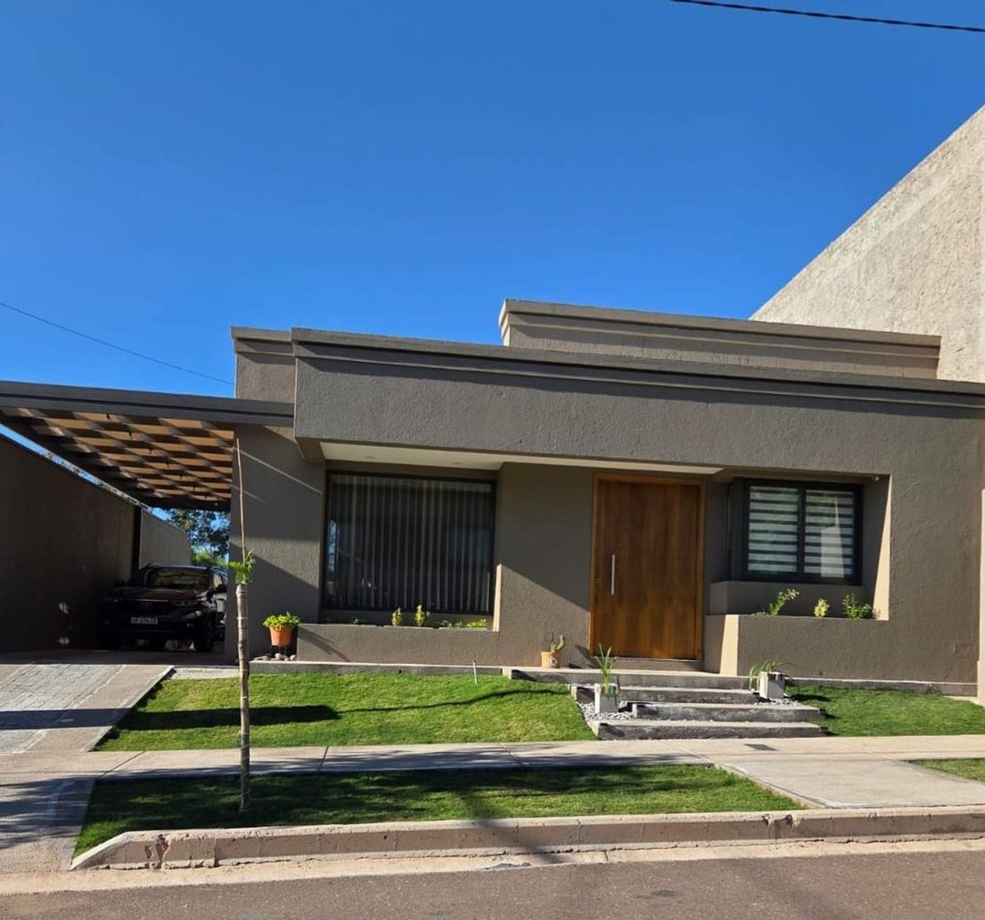 CASA VENDE EN BARRIO LAS ACACIAS