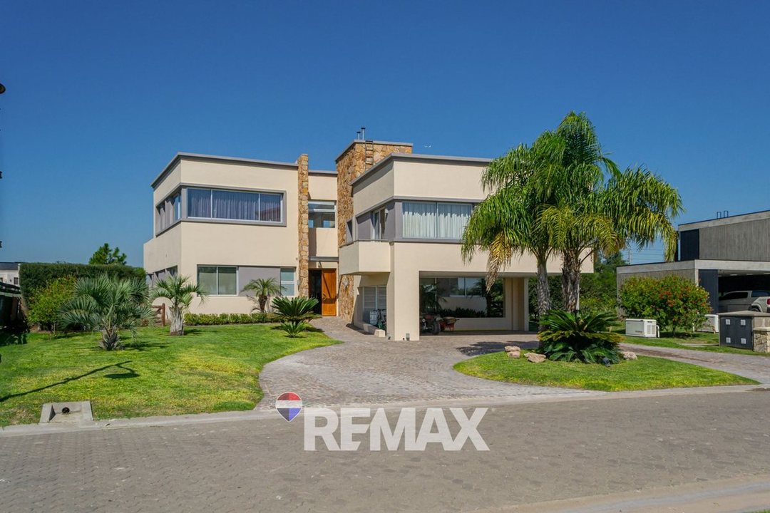 CASA 7 AMBIENTES VENTA LA PROVIDENCIA A LA LAGUNA