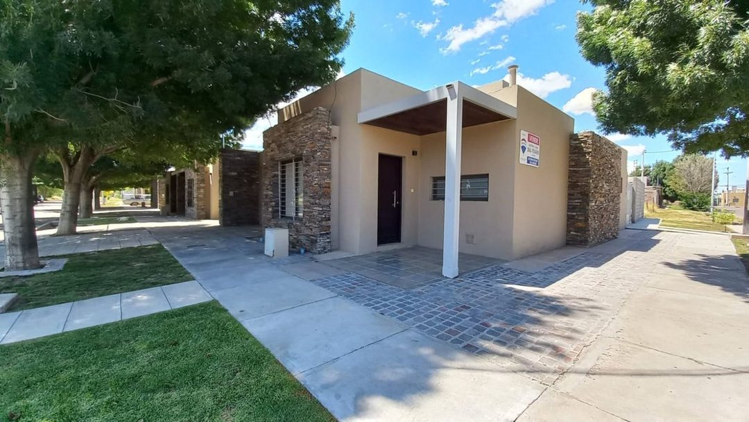 VENTA CASA TUNYAN MENDOZA.
