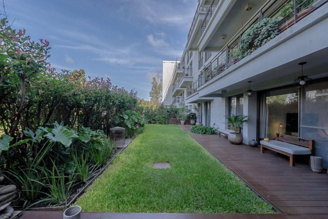 VENTA DEPTO. 4 AMB. C/DEP - JARDIN Y COCHERA