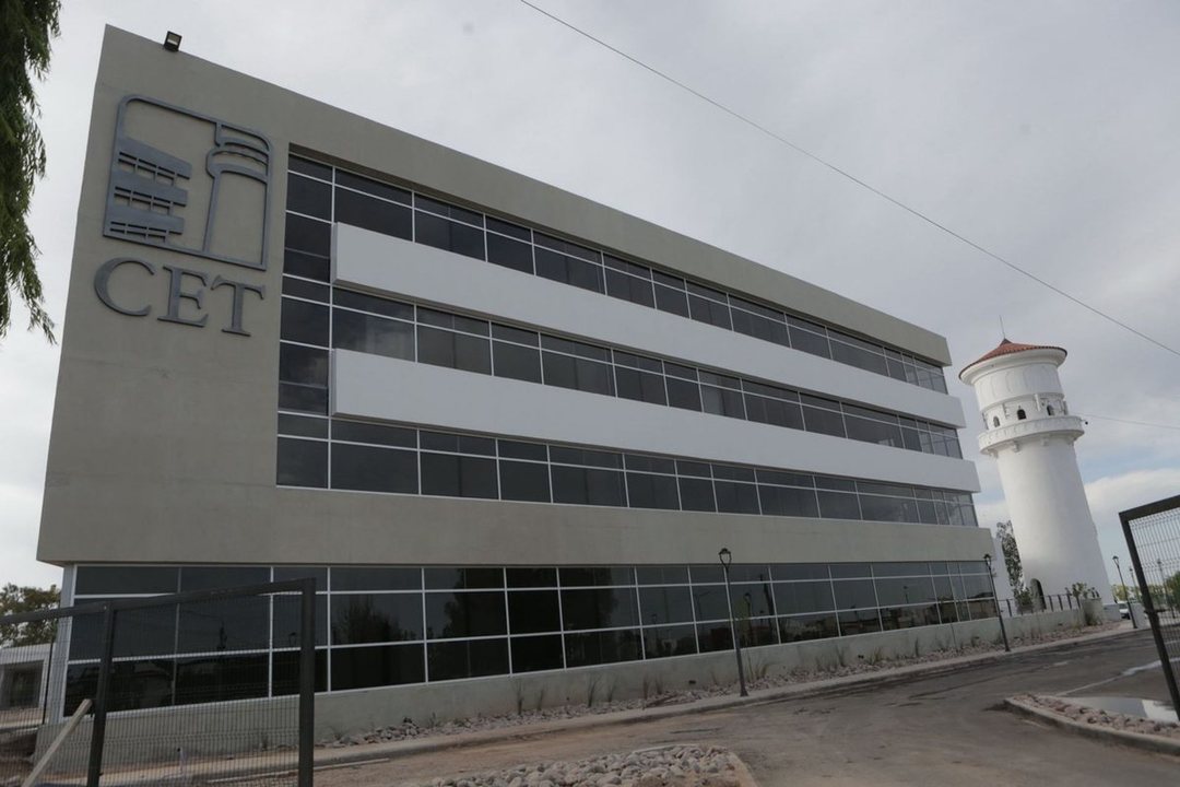 VENTA DE OFICINA CENTRO EMPRESARIAL TORREÓN MAIPÚ