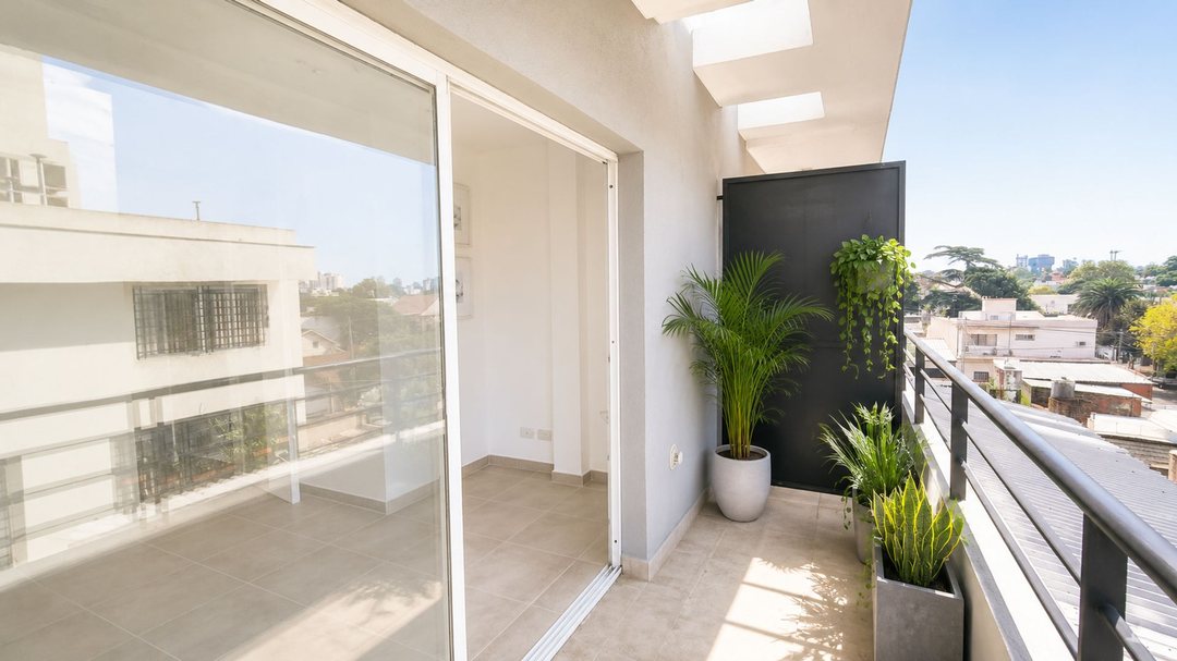 ALQUILER DEPARTAMENTO 3 AMB BALCÓN COCHERA BERNAL