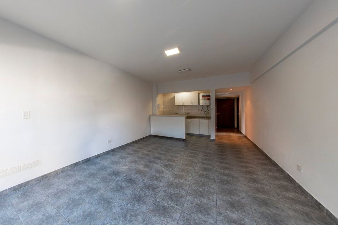 VENTA MONOAMBIENTE  CON COCHERA EN SAN NICOLAS