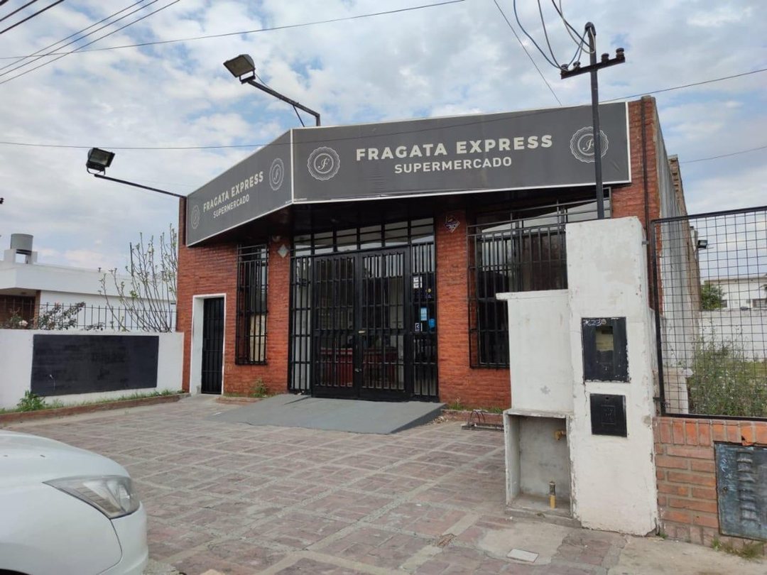 ALQUILER DE LOCAL COMERCIAL EN FISHERTON