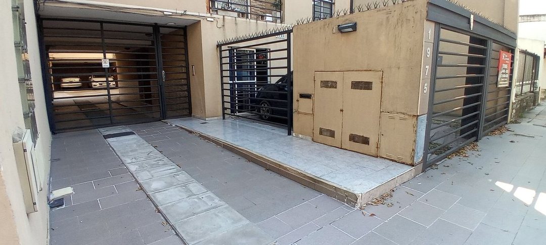 VENTA DE COCHERA CUBIERTA EN CASEROS FINANCIACION