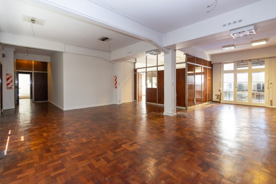 VENTA DE GRAN OFICINA COMERCIAL EN MICROCENTRO!