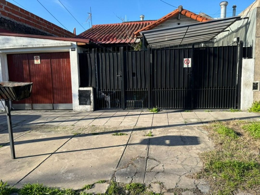 CASA 3 DORMITORIOS -  GERLI