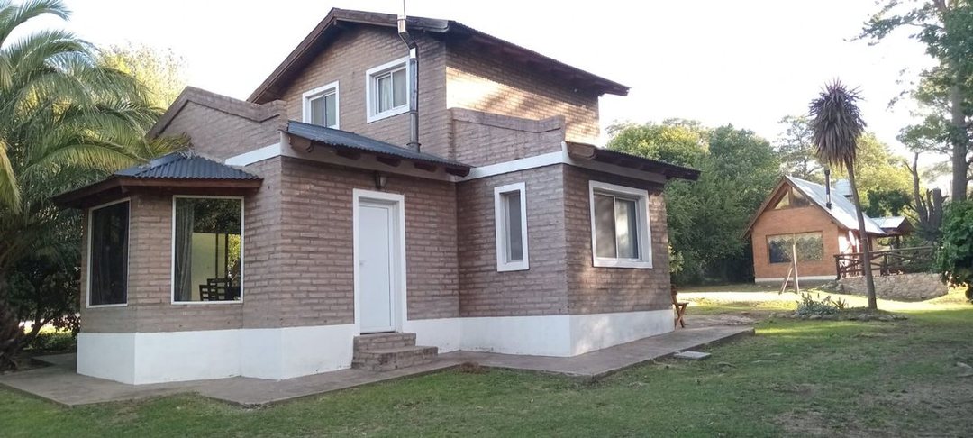 VENTA 2  CASAS EN VILLA VENTANA SOBRE AMPLIO LOTE