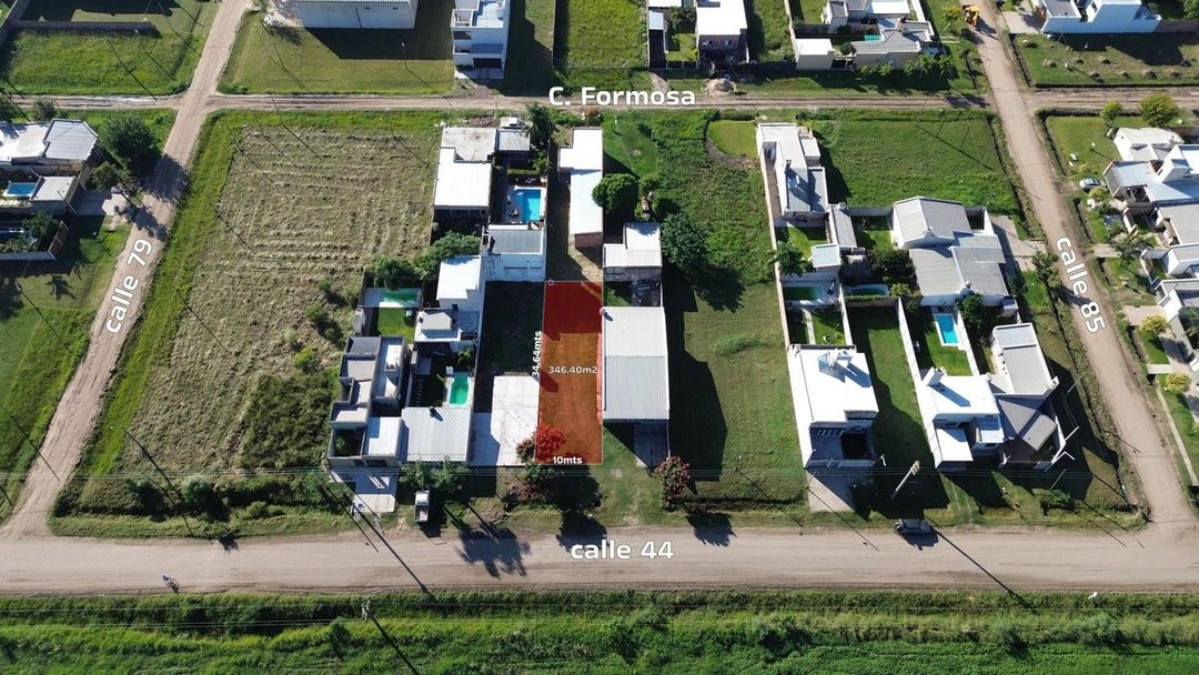 Lote sobre calle 44 Barrio Martelossi