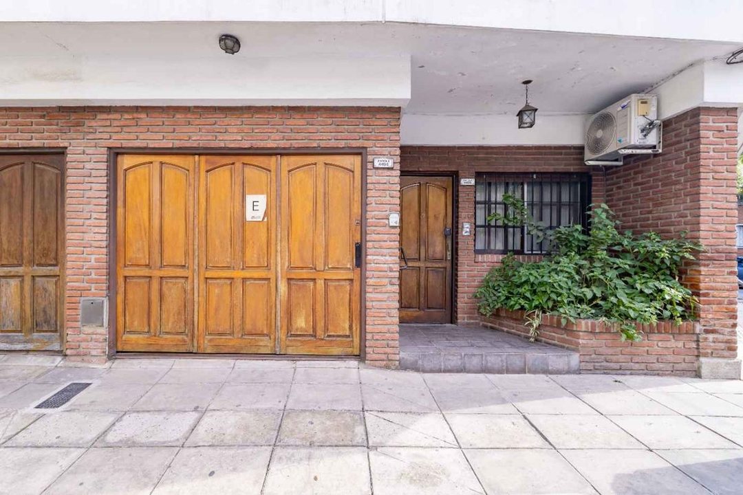VENTA PH TIPO CASA 5 AMB. COCHERA.PARQUE SAAVEDRA