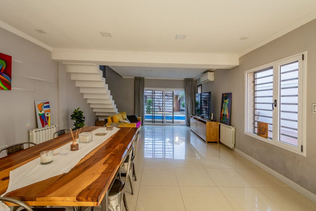 VENTA - PH MULTIFAMILIAR C/ PILETA - TAPIALES