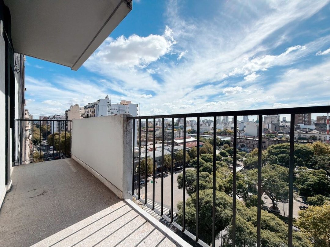 VENTA DPTO 3 AMB C/ DEPENDENCIA BAULERA BALVANERA