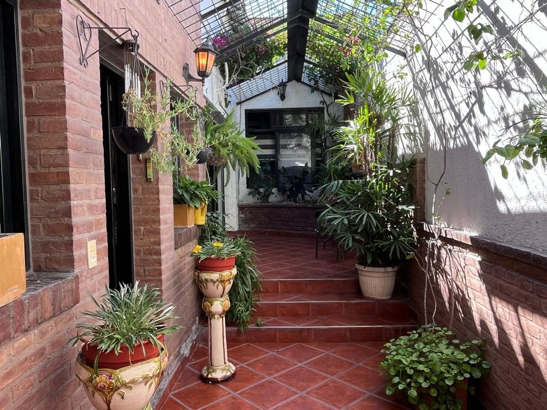 VENTA Amplia Propiedad en el Corazón de Ciudad