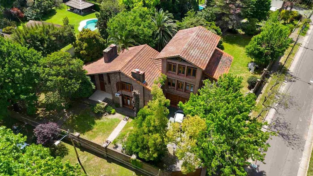 Casa en Venta Berazategui 6 amb pileta/cochera