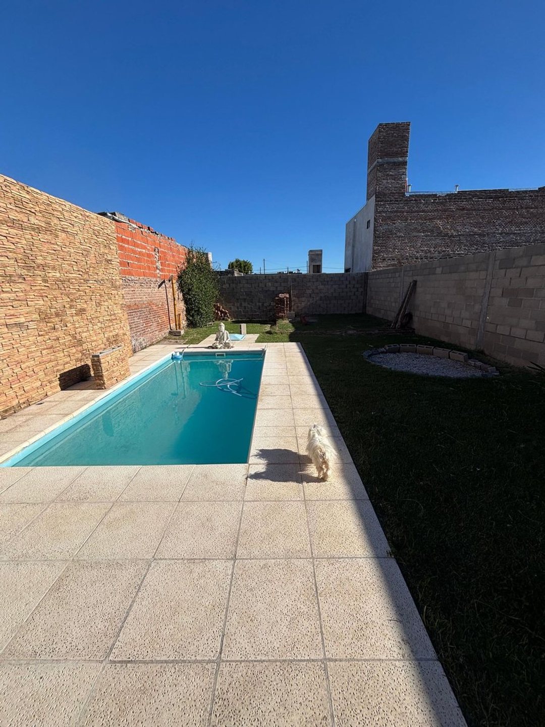 CASA EN VENTA EN PERGAMINO CON PILETA