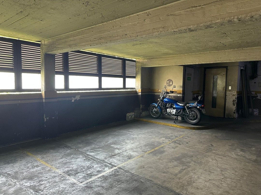 Venta Cochera para Auto mas Moto en Caballito