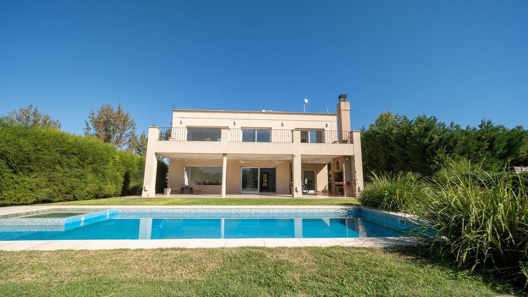 CASA EN VENTA 3 DORMITORIOS PUERTO ROLDÁN