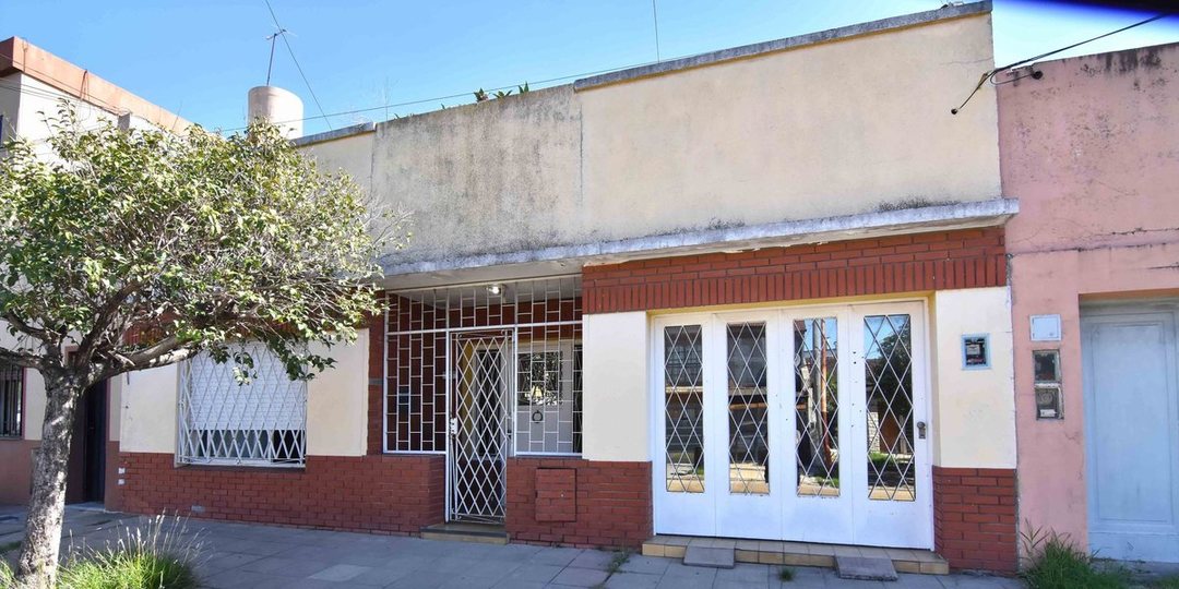 VENTA CASA 3 AMBS HAEDO PARQUE PILETA A RECICLAR