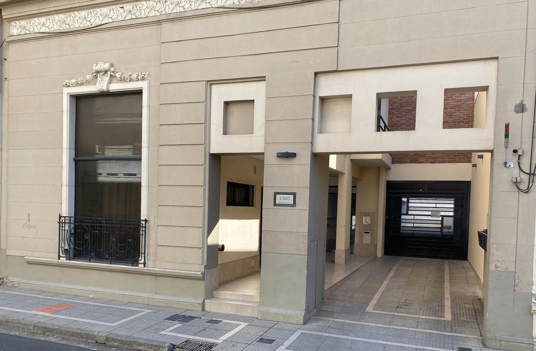 VENTA COCHERA CUBIERTA PLANTA BAJA EDIF. LATINO 9