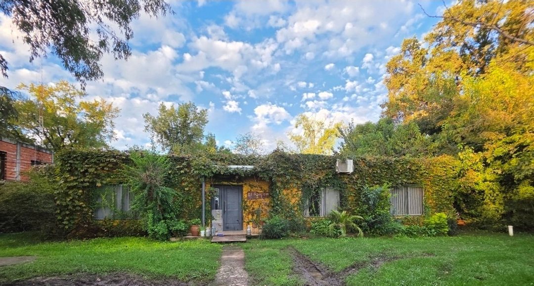 VENTA CASA 5 AMBIENTES - A REFACCIONAR-TORTUGUITAS