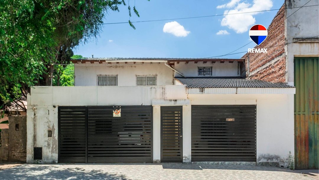 CASA VENTA SOBRE AVENIDA AUTODROMO APTA CREDITO