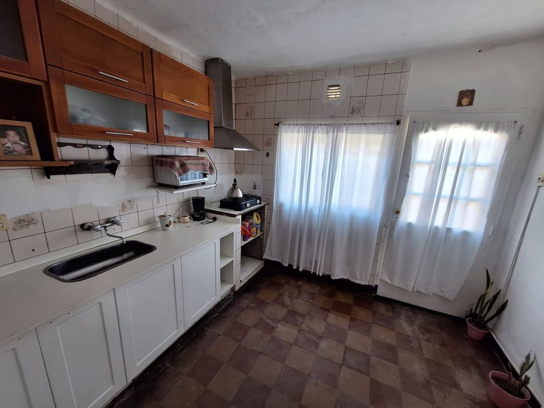VENTA DE CASA EN PH DE DOS DORMITORIOS GRAN PATIO