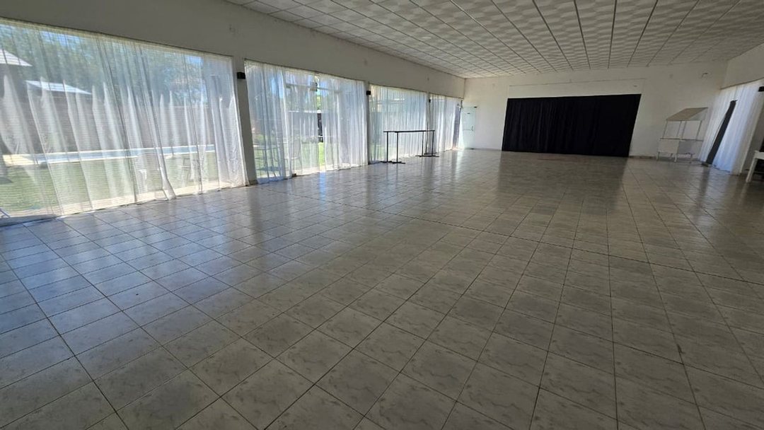 SE VENDE GRAN SALÓN COMERCIAL EN SAUCE VIEJO