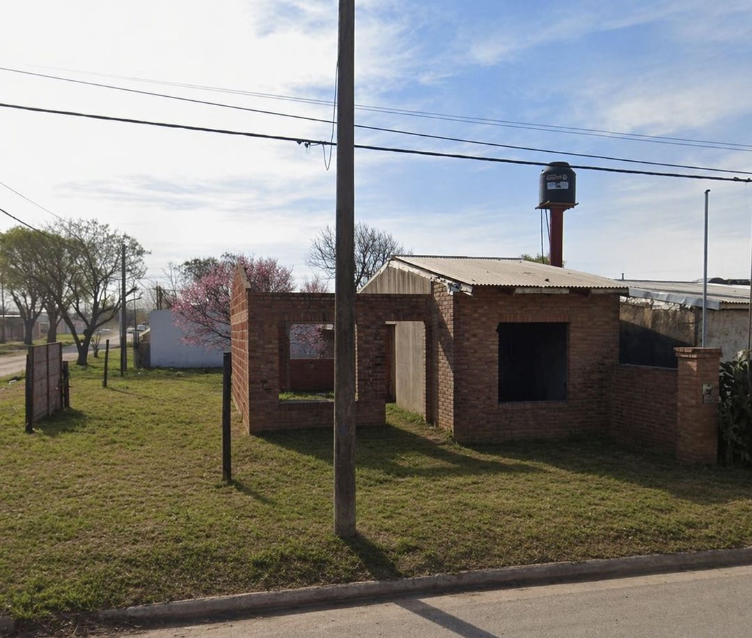 VENTA TERRENO CON CONSTRUCCION A TERMINAR