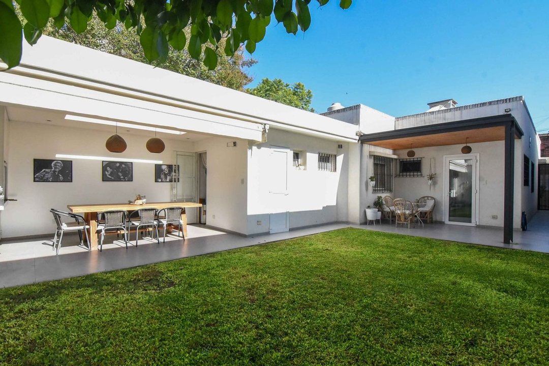 VENTA CASA C/JARDIN Y COCH  MODERNA