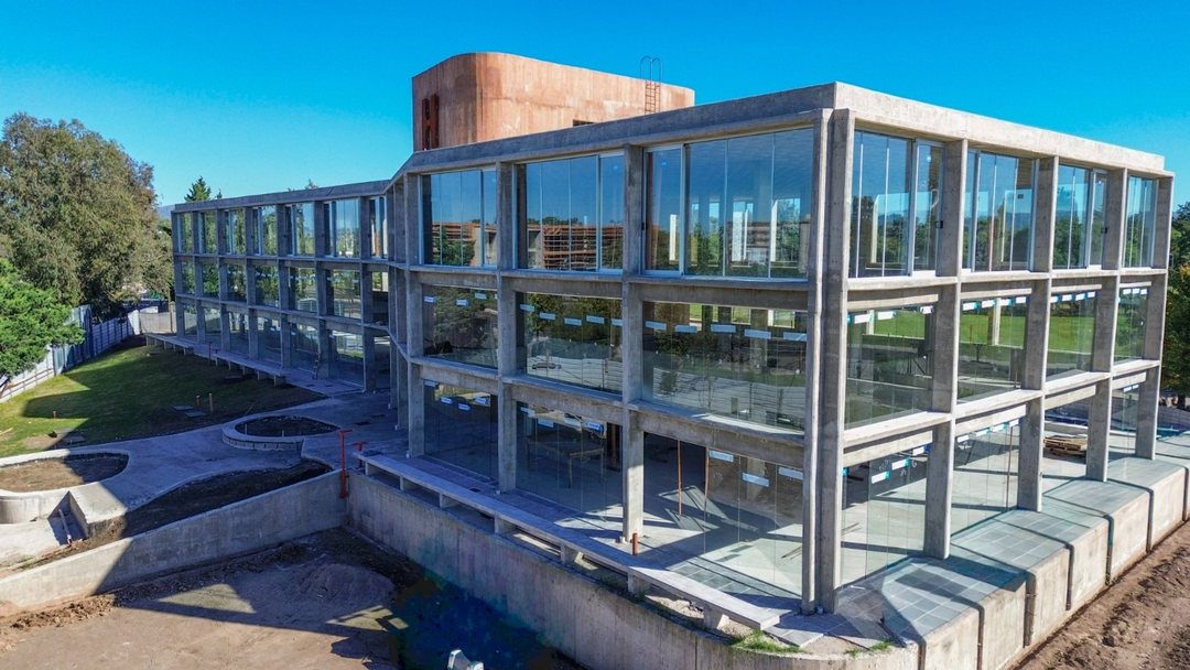OFICINA EN VENTA NUEVALLENDE 63 M2 POZO FINANCIADO