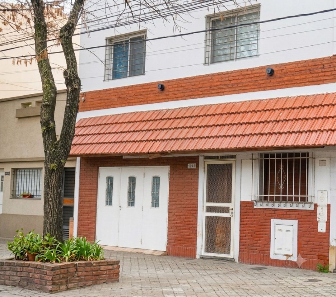 CASA A RECICLAR 3 DORMITORIOS EN ECHESORTU