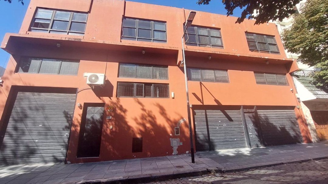 OFICINAS con DEPOSITOS VENTA CABA
