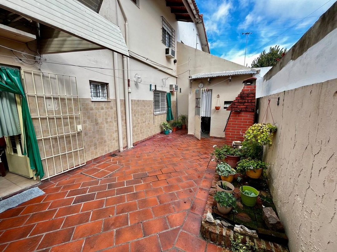 VENTA CASA 4 AMB QUILMES PATIO APTO CREDITO