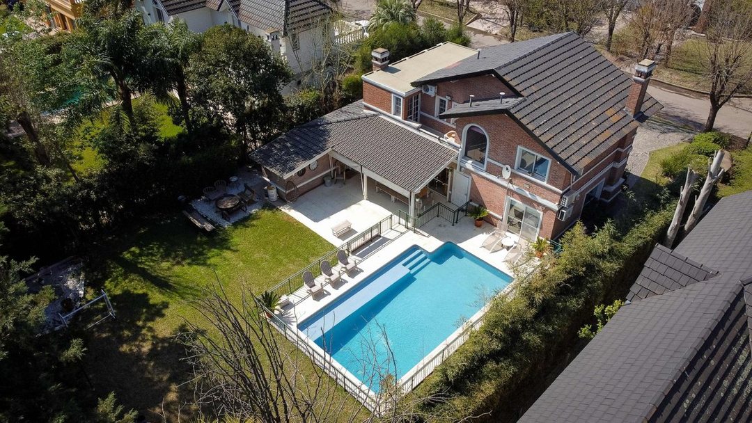 VENTA CASA 5AMB. 700M2 EL SOLAR DEL BOSQUE CANNING