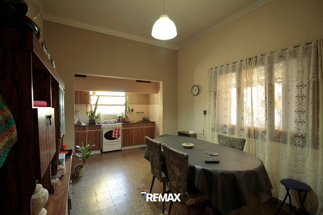 CASA EN VENTA DE 4 DORMITORIOS EN PH