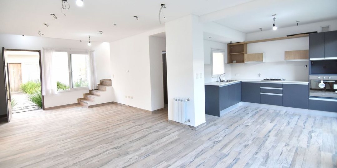 VENTA CASA 4 AMB ITUZAINGO NORTE ESTRENAR COMPLEJO