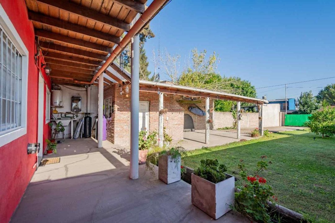Casa 2 Dorm c/ Parque y Parrilla – Guernica