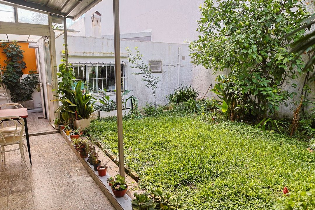 Venta departamento con jardín en Nuñez