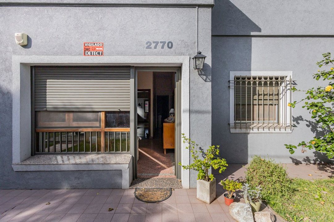CASA EN VENTA LOS HORNOS 3 DORMITORIOS