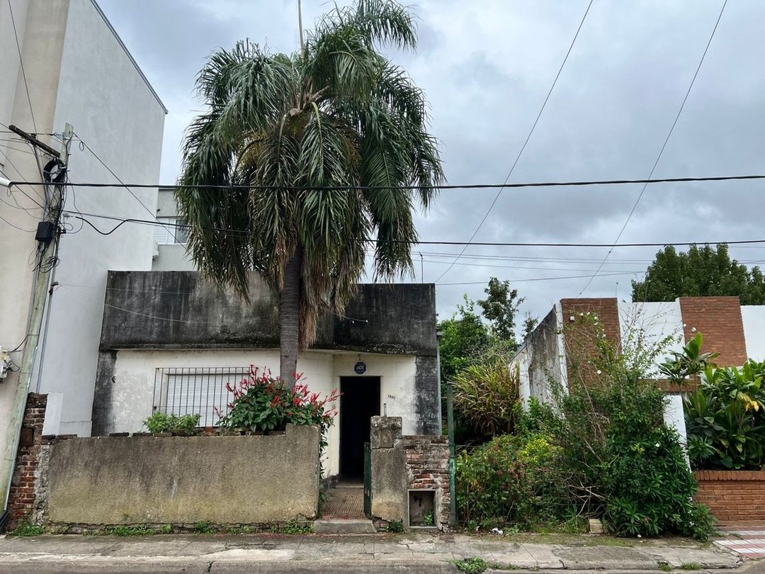 CASA A REMODELAR 345m2 9 JULIO 1500 SANTO TOME
