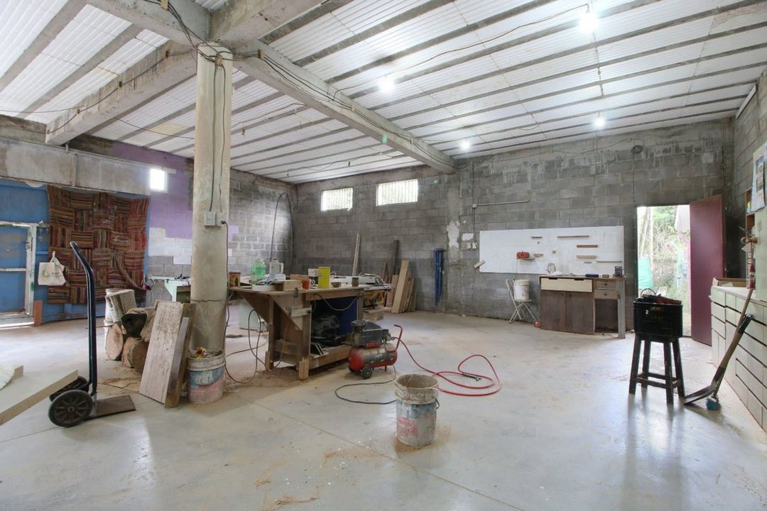 VENTA PILAR LOCAL/TALLER TERRENO PROPIO