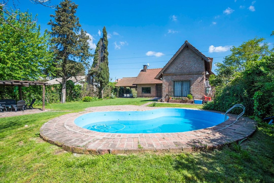 VENTA CASA 5 AMBIENTES BELLA VISTA PILETA QUINCHO