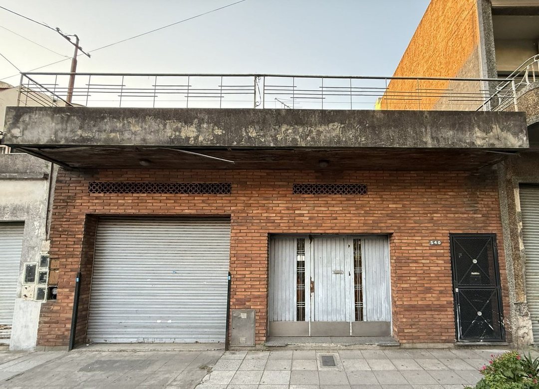 Venta Casa 4 Amb con Garage y local en Avellaneda