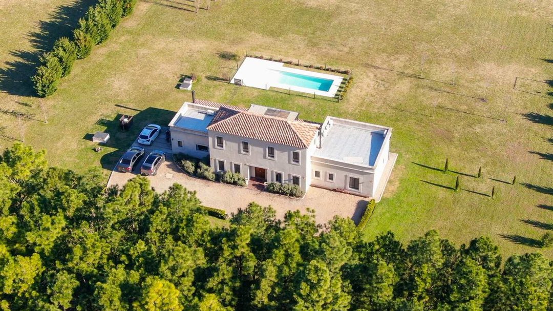 Venta casa 5 amb 1 HA La Macarena pileta crédito