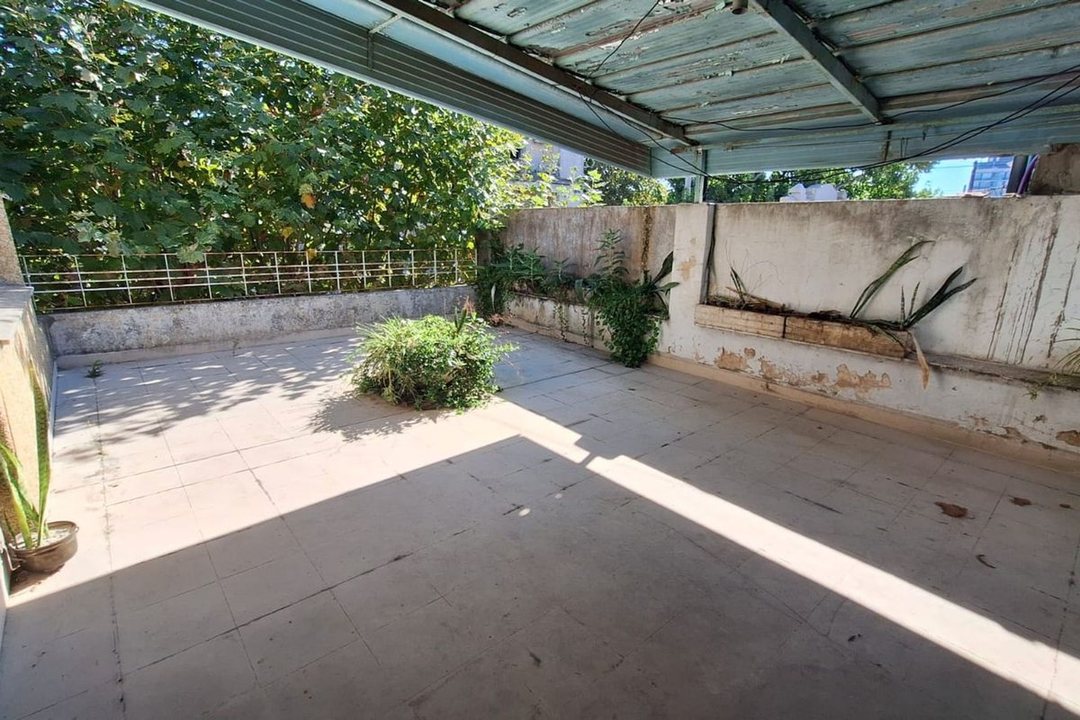 VENTA casa Quilmes - 4 amb + jardin y terraza