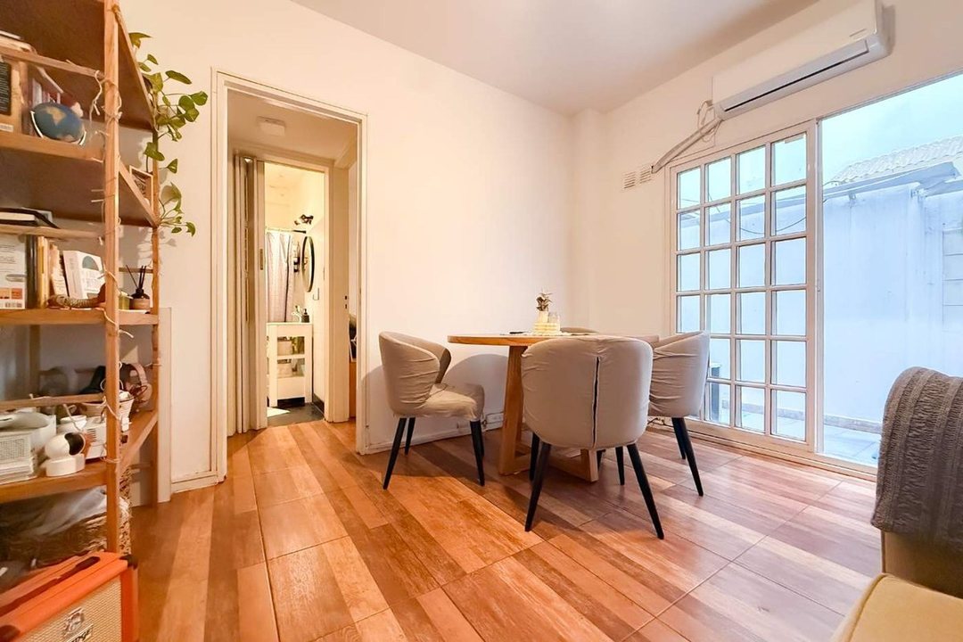 Venta depto dos ambientes con patio en Versalles
