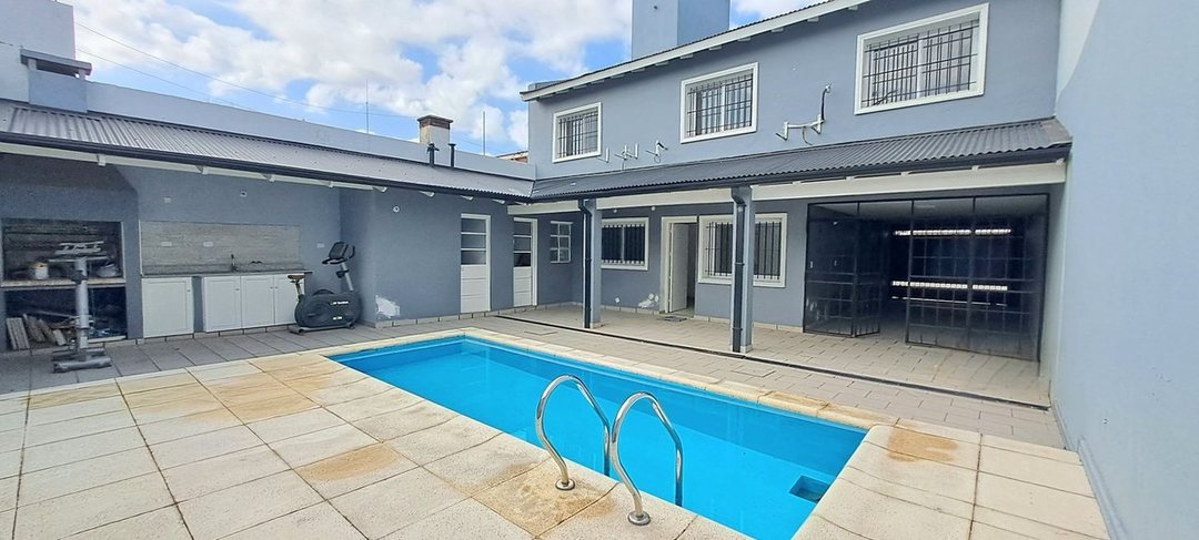 VENTA CASA 4 AMBIENTES PILETA COCHERA PADUA CENTRO