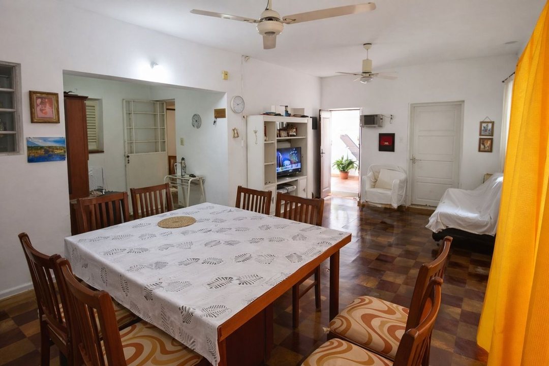 VENTA  casa tres dormitorios cochera  jardin verde